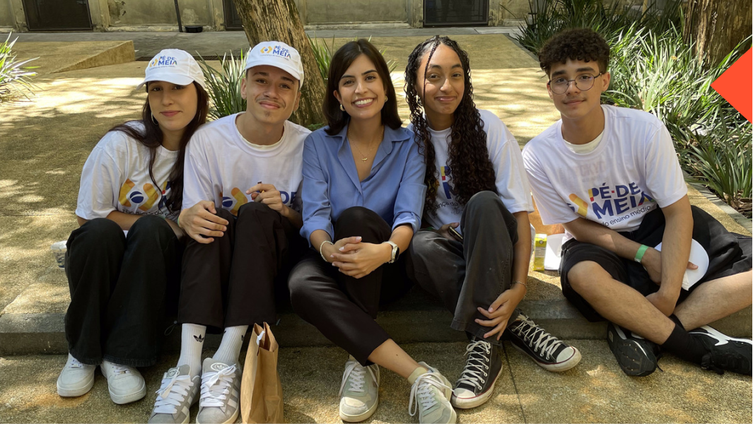 Tabata junto com jovens da periferia